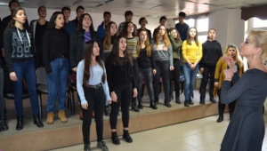 YEŞİLAY'IN GENÇLERİ SAHNEYE ÇIKIYOR