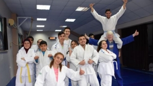 Görme engelliler, judoyla hayata bağlanıyor