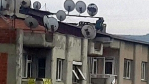 Çatıda tedbirsiz anten tamirine zabıta müdahalesi