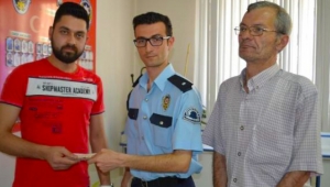 İşsiz, yolda bulduğu 3 bin 300 lirayı sahibine ulaştırdı