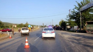 Kaskı takılı olmayan motosikletli öldü