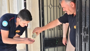 2 GÜNDÜR MAHSUR KALAN KEDİYİ İTFAİYE KURTARDI