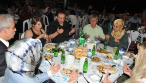İFTARDA HASRET GİDERİLDİ