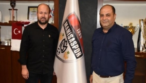Manisaspor'da Aslan imzayı attı