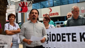 Doktorlardan şiddet protestosu