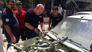 Emanet aldığın otomobilde yangın VİDEO