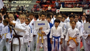 Manisa Büyükşehir Belediyespor, İzmir’den 5 Madalya İle Döndü