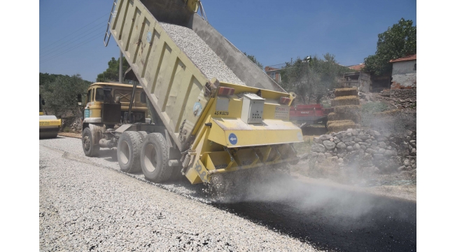 Yunusemre’de Asfalt Çalışmaları Devam Ediyor