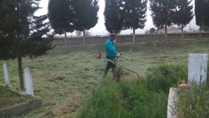 Alaşehir’de Mezarlıklar Bayrama Hazırlanıyor