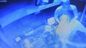 Çantasını unutan kadının, şoförü darp ettiği iddia edildi