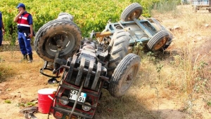 Devrilen traktörünün altında kalan çiftçi öldü