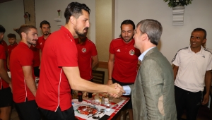 Gamalı Köftecisi Turgutluspor’a yeni sezonda başarılar diledi