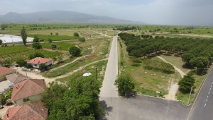 Manisa Büyükşehir Belediyesi geride kalan 4 yıllık sürede Sarıgöl ilçesinde toplamda 397 bin metrekare kilit parke taşı döşeme çalışması gerçekleştirdi.