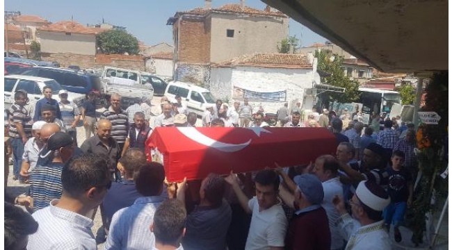 Manisa'nın Kırkağaç ilçesinin eski belediye başkanlarından Feyyaz Tanrıyar (89) son yolculuğuna uğurlandı.
