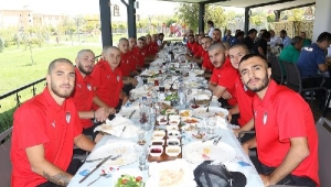 Manisaspor'a Van'da dostluk rüzgarı