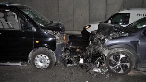 Minibüsle cip çarpıştı: 2 yaralı