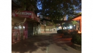 Şadırvan meydanındaki aydınlatma yetersizliğinden şikayet ediyorlar