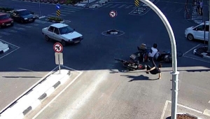 Trafik kazaları mobese kameralarına takıldı