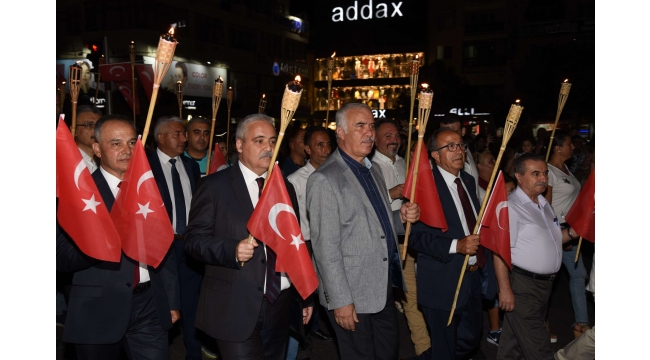 Zafer Bayramı Coşkusu Fener Alayı İle Katlandı