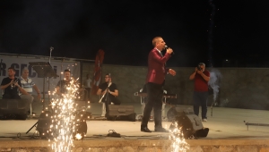 Arnavutlar Kültür Gecesi’nde Coştu Coşturdu