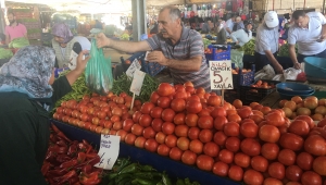 Pazar yerinde, ürünlerin fiyatları cep yaktı