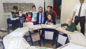 AK Partili Eşin, Down Sendromlu çocuklarla buluştu