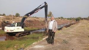 AKÇAPINAR’DA DERE TEMİZLİK ÇALIŞMASI BAŞLADI