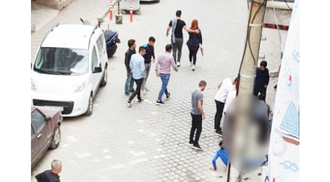 Gençler arasında bıçaklı kavga: 2 yaralı