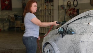 Hemşirelik yapmadı oto yıkamacı oldu