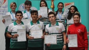  MANİSALI ATICILAR MERSİN'DEN REKORLA DÖNDÜ