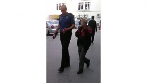 Parkta kız çocuğunu taciz ettiği öne sürülen şüpheliye linç girişimi