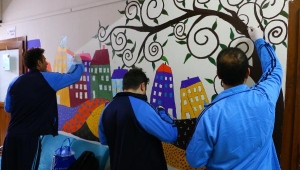 Psikiyatri servisi koridorları sanat sokağına dönüştü