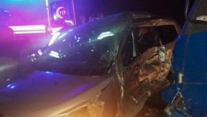 Manisa'da kamyon ile çarpışan hafif ticari araçtaki 2 kişi öldü, 2 kişi yaralandı