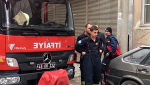 Sokakta doğal gaz sızıntısı korkuttu