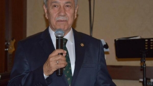 Arınç, mezunu olduğu Manisa Lisesi'nin gecesine katıldı