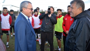 Manisa Valisi Deniz’den Turgutluspor’a ziyaret