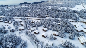 Çocuklara karne hediyesi Spil'de kar keyfi