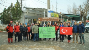 Olympos Dağcılık ve Doğa Sporları Kulübü on altıncı etkinliğini Sart Kalesi ve Çamur Hamamı kaplıcaları parkurunda gerçekleştirdi