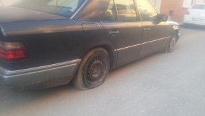 Park halindeki 7 otomobilin lastiği patlatıldı