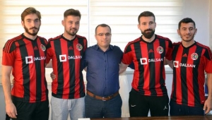 Turgutluspor'da 4 imza birden