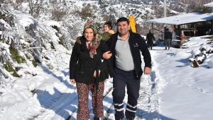 Ümmü, ekiplerin yolu açmasıyla diyaliz merkezine götürüldü