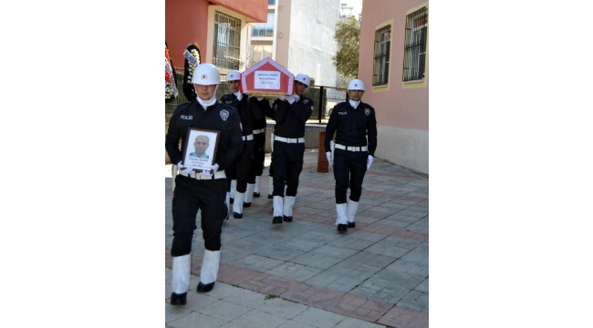 Kalp krizinden ölen polis memuru toprağa verildi