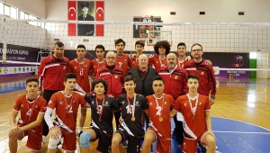 ÖZEL TURGUTLU FİNAL LİSESİ VOLEYBOLDA BÖLGE  ŞAMPİYONU