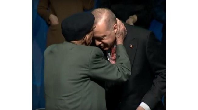 105'lik Bektaş dededen Cumhurbaşkanı Erdoğan'a Manisa üzümü