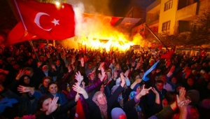 ŞİRİN :   “Ezanı bayrağı Sevmeyenlerle bizim işimiz yok”,