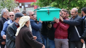 Anne ve kızını öldürmeden önce eve mermi göndermiş