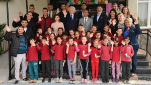 Manisa kırsalındaki 5 okulu yenilediler