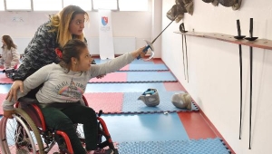 Spina bifida hastası Gülbahar'ın ay-yıldız hayali