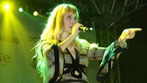 Akhisarlılar 19 Mayıs yürüyüşüne katıldı, Çağlak Festivali'nde eğlendi