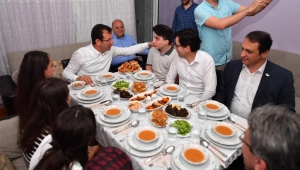 İmamoğlu, iftarını Bağcılar'da açtı
